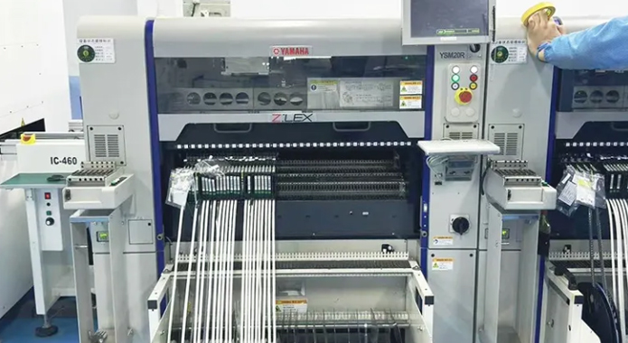 Otomatik Al-Yerleştir makinesi